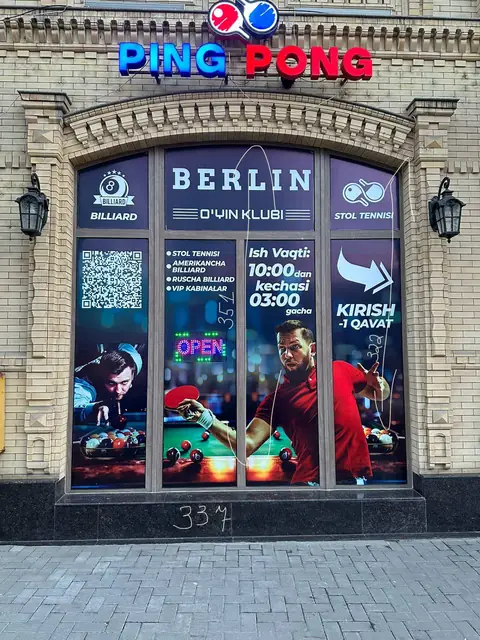PING PONG · BERLIN O‘YIN KLUBI: световые буквы «Ping Pong», оклейка витрины и световые таблички VIP-кабин
