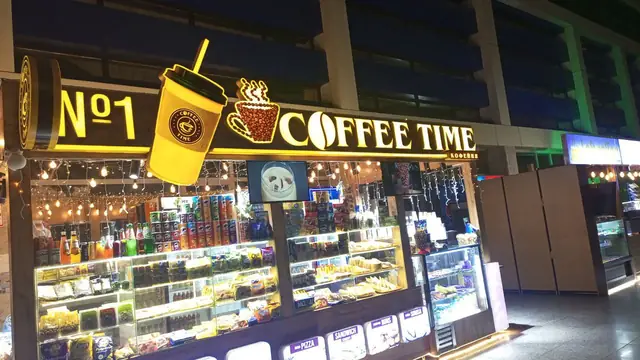 COFFEE TIME: световые вывески кофейни в фуд-корте: объёмные буквы, стакан-лайтбокс, кашпо с подсвеченным логотипом, вывеска WELCOME TO SAMARKAND