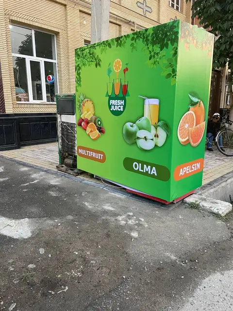 FRESH JUICE: оклейка киоска свежевыжатых соков