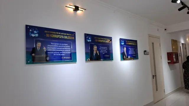 Biz giyohvandlikka qarshimiz: информационные стенды на стенах коридора