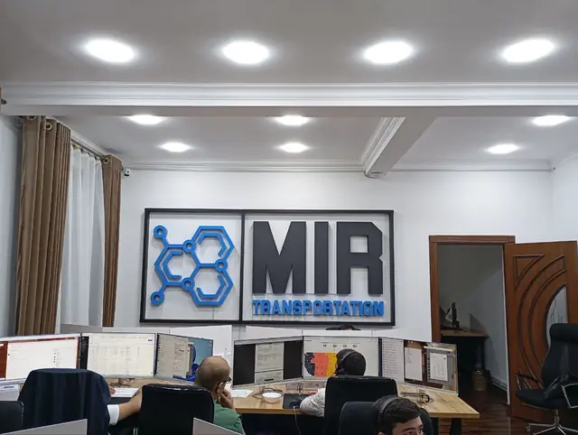 MIR TRANSPORTATION: интерьерная вывеска-логотип в офисе