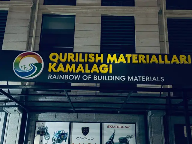 QURILISH MATERIALLARI KAMALAGI: световые объёмные буквы с логотипом и лайтбокс «20 yill kafolat»