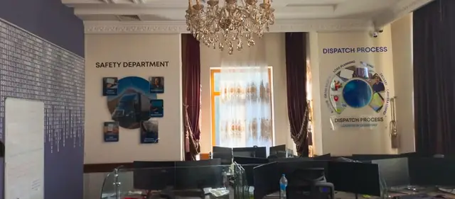 Safety Department · Dispatch Process: настенные акриловые композиции с фотопечатью в офисе логистической компании