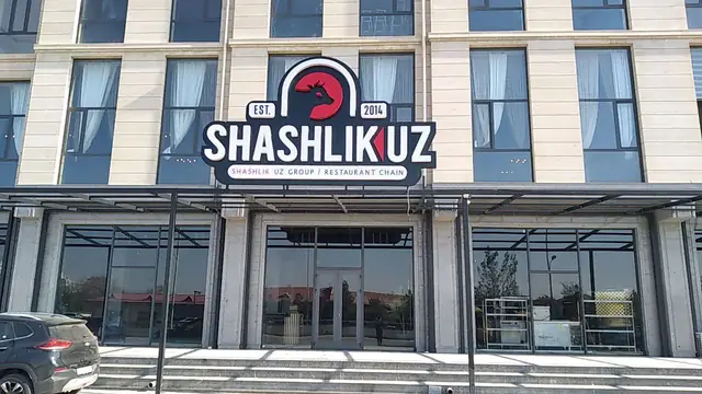 SHASHLIK UZ: фасадная вывеска ресторана: объёмные буквы с логотипом