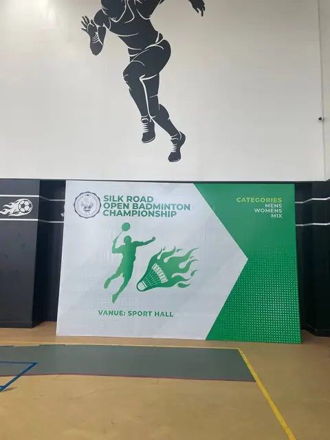 Silk Road Open Badminton Championship: баннер чемпионата в спортзале