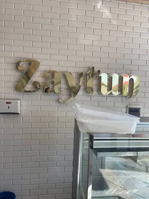 Zaytun: интерьерные зеркальные золотые буквы